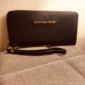 Michael Kors Gold-Tone Jet Set Continental Wallet
